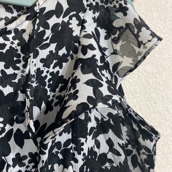 NEW YORK & Company Ruffle Blouse - Picture 4 of 11